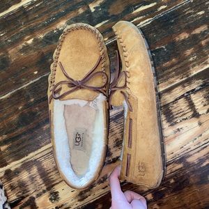 UGG Women's Dakota Brown Moccasin Slippers Size 9